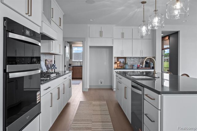 987 Buell Road, Rochester, MI 48363