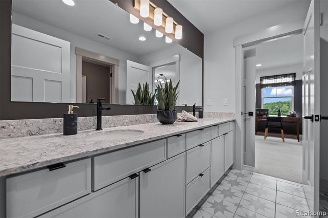 987 Buell Road, Rochester, MI 48363