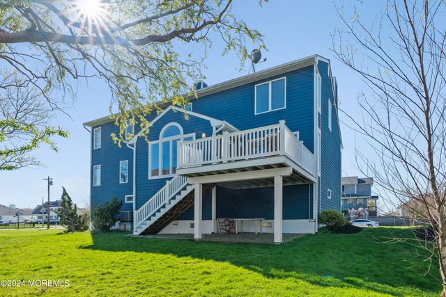 3 Drew Court, Monmouth Beach, NJ 07750