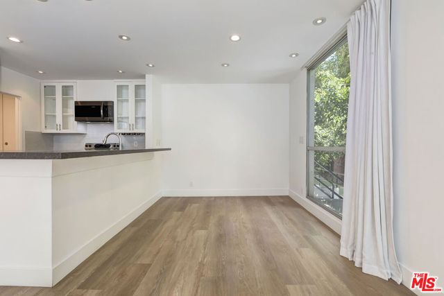 1100 Alta Loma, West Hollywood, CA 90069