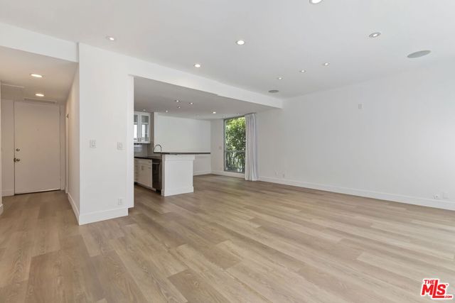 1100 Alta Loma, West Hollywood, CA 90069