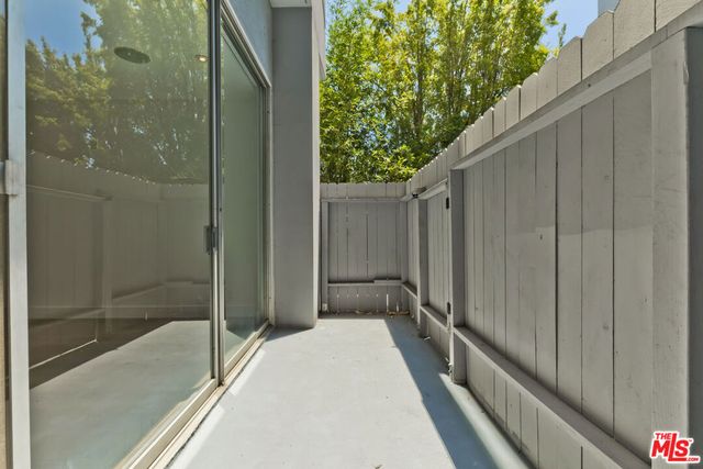 1100 Alta Loma, West Hollywood, CA 90069