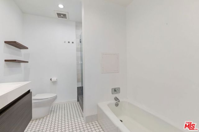 1100 Alta Loma, West Hollywood, CA 90069