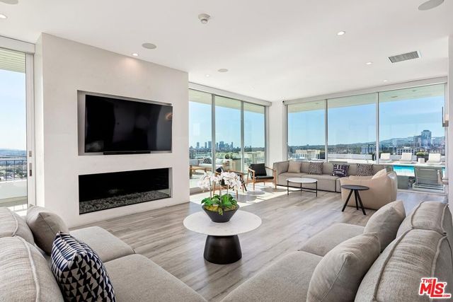 1100 Alta Loma, West Hollywood, CA 90069