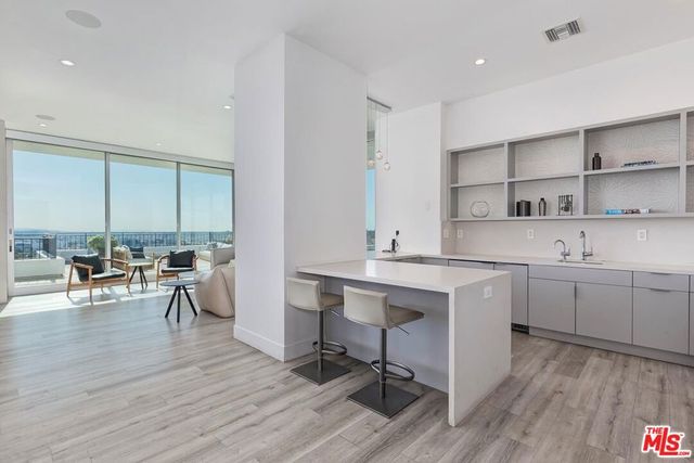 1100 Alta Loma, West Hollywood, CA 90069
