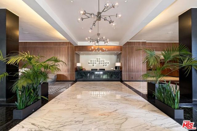 1100 Alta Loma, West Hollywood, CA 90069