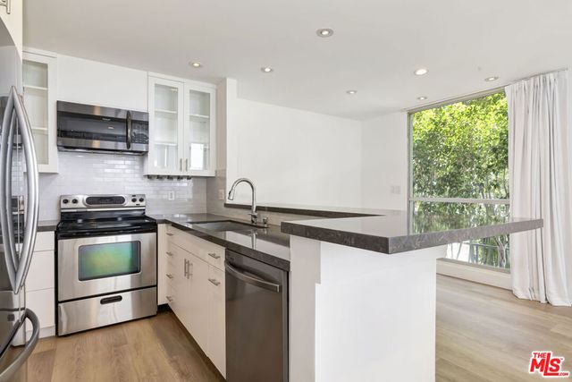 1100 Alta Loma, West Hollywood, CA 90069