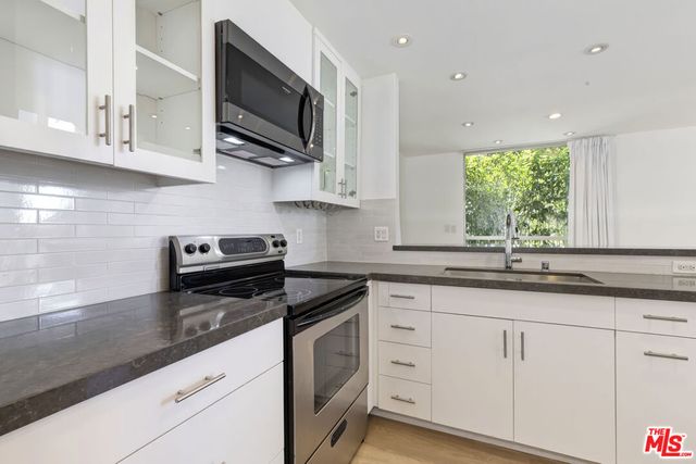 1100 Alta Loma, West Hollywood, CA 90069