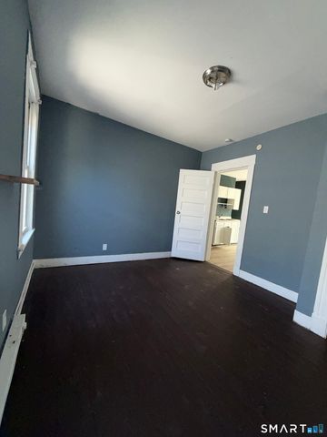 69 Lounsbury Street, Waterbury, CT 06706