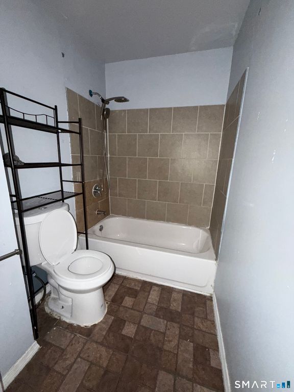 69 Lounsbury Street, Waterbury, CT 06706