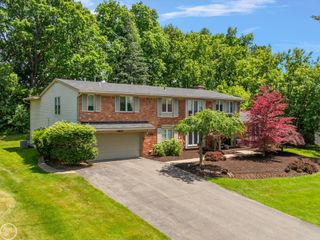 4547 Valleyview Drive, West Bloomfield Twp, MI 48323