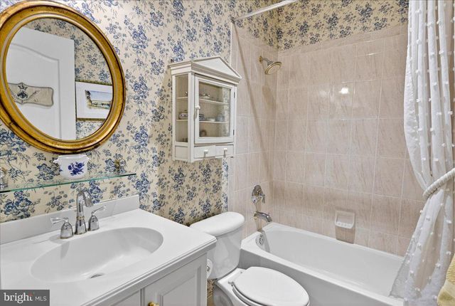 208 SUNFLOWER LN, Princeton Junction, NJ 08550