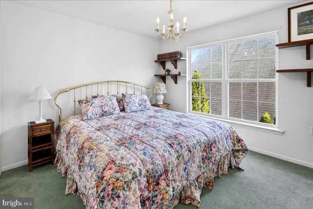 208 SUNFLOWER LN, Princeton Junction, NJ 08550