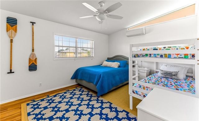 24 Nassau Dr, Rockport, TX 78382
