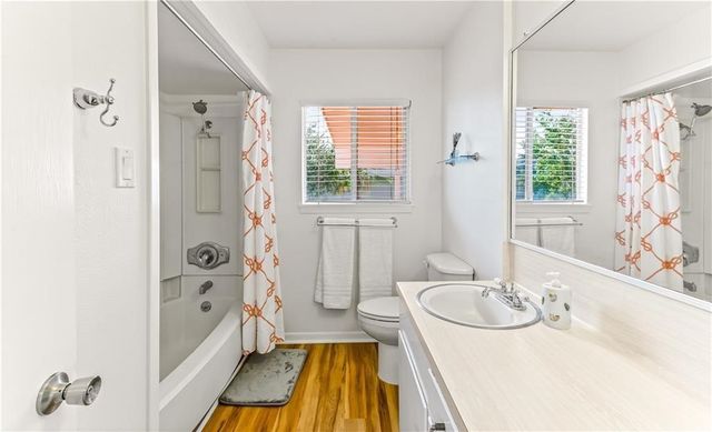 24 Nassau Dr, Rockport, TX 78382