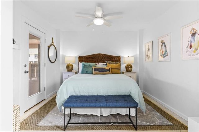 24 Nassau Dr, Rockport, TX 78382