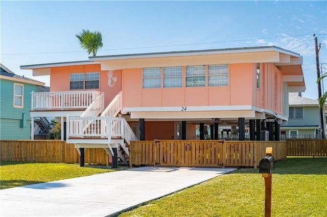 24 Nassau Dr, Rockport, TX 78382
