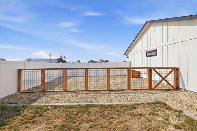 13958 Raptor Ln, Caldwell, ID 83607