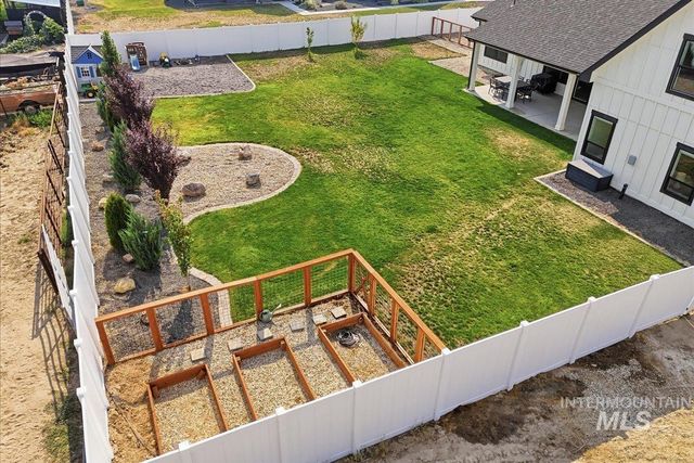 13958 Raptor Ln, Caldwell, ID 83607