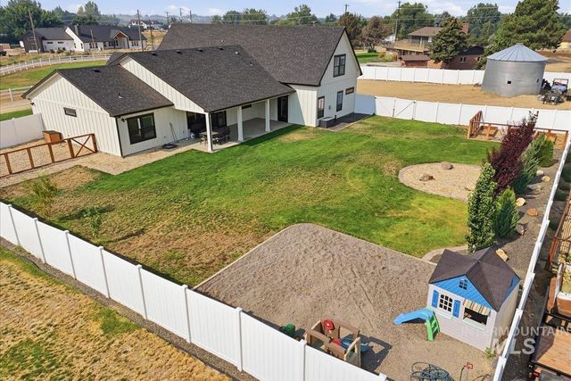 13958 Raptor Ln, Caldwell, ID 83607
