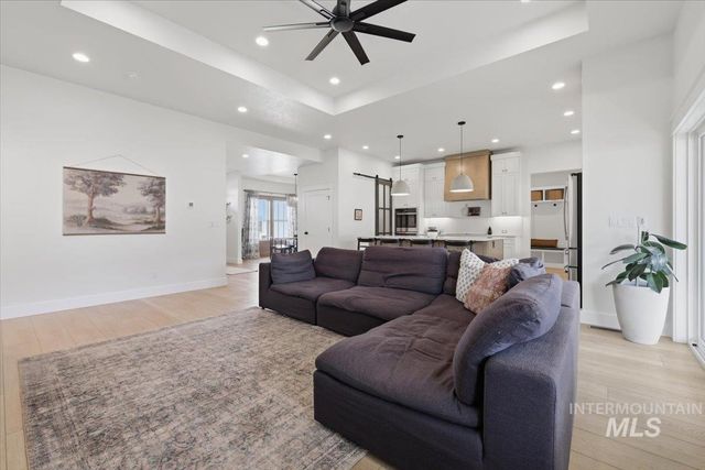 13958 Raptor Ln, Caldwell, ID 83607