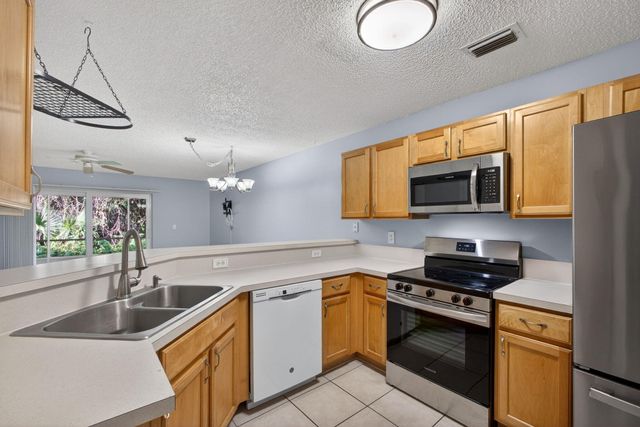 106 Wooden Mill Terrace, Jupiter, FL 33458