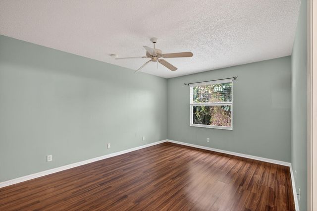 106 Wooden Mill Terrace, Jupiter, FL 33458