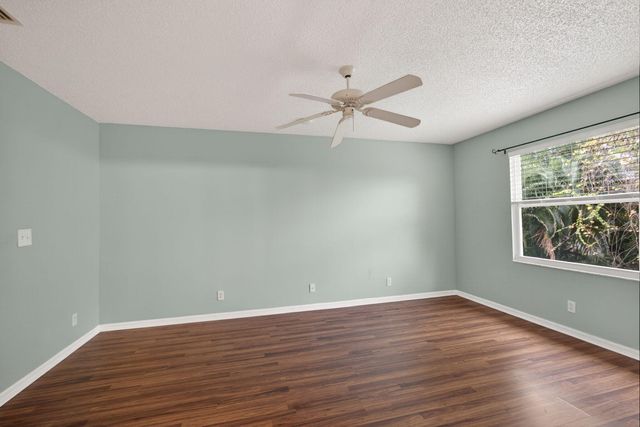 106 Wooden Mill Terrace, Jupiter, FL 33458