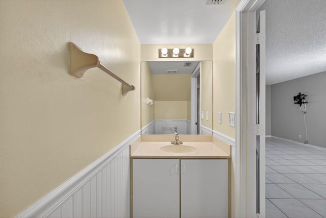 106 Wooden Mill Terrace, Jupiter, FL 33458