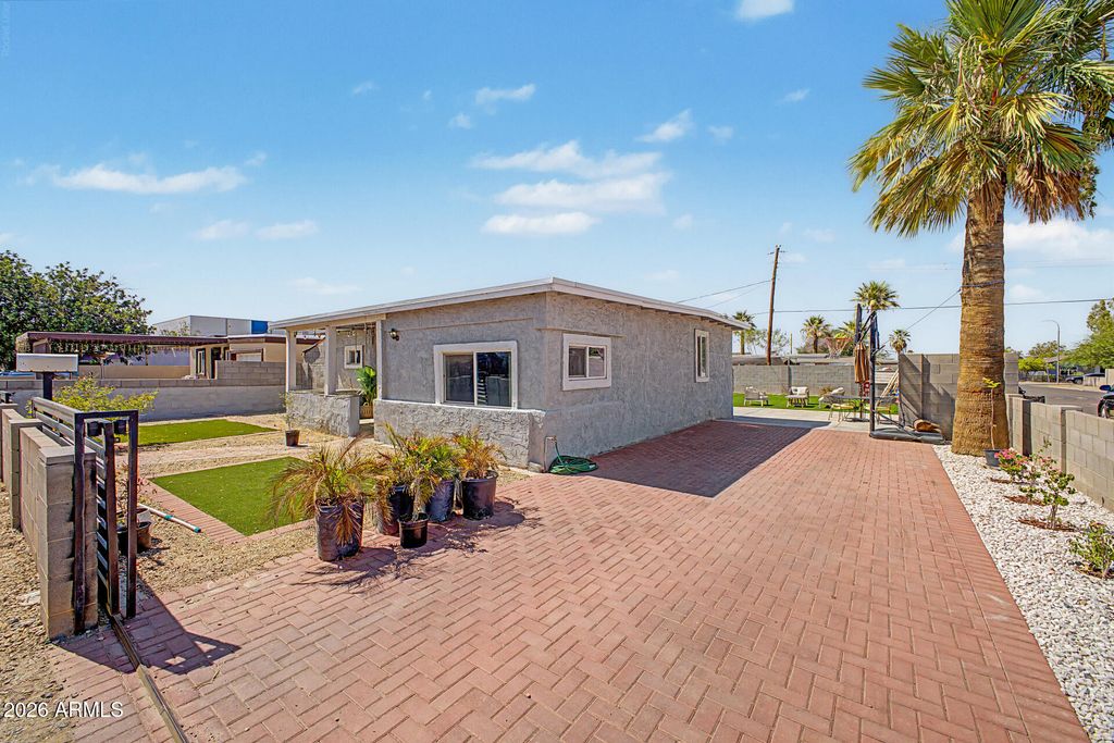 502 W CHAMBERS Street, Phoenix, AZ 85041