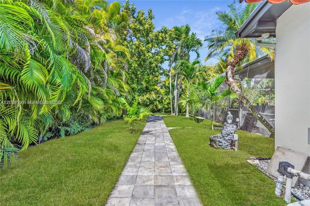 8695 SW 110th St, Miami, FL 33156