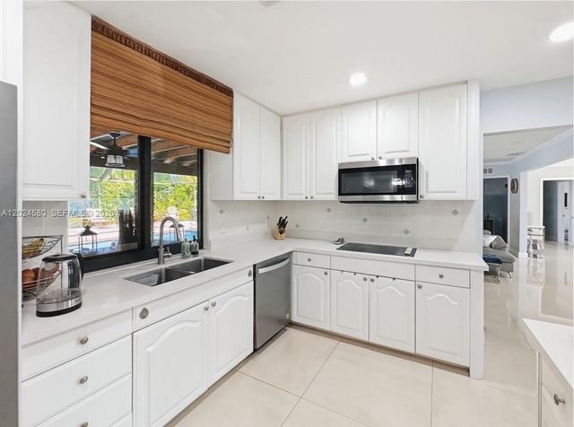 8695 SW 110th St, Miami, FL 33156