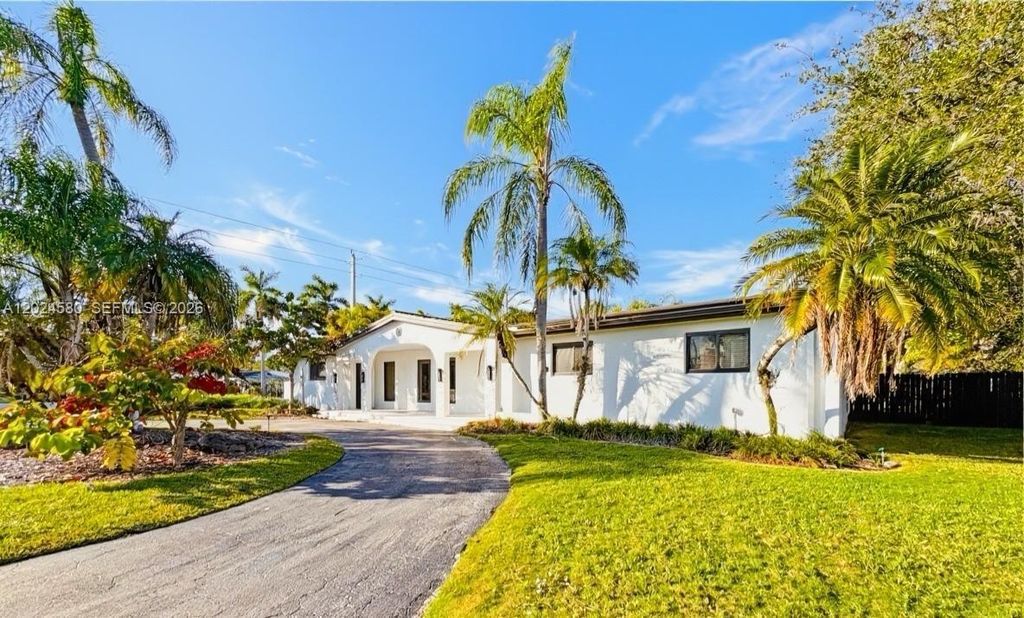 8695 SW 110th St, Miami, FL 33156