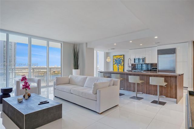 901 Brickell Key Blvd 2507, Miami, FL 33131