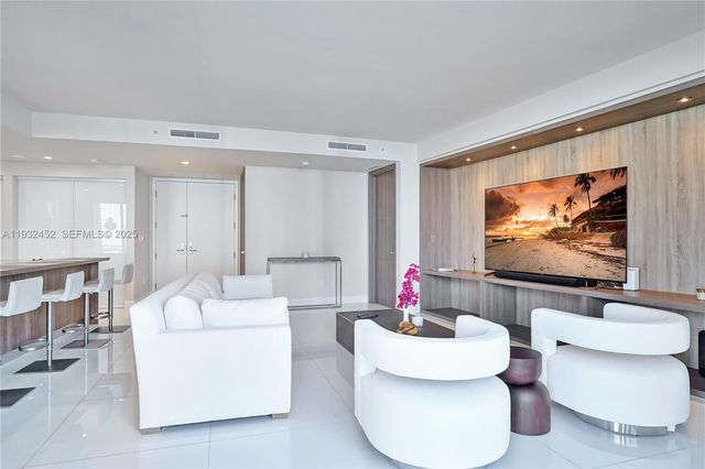 901 Brickell Key Blvd 2507, Miami, FL 33131