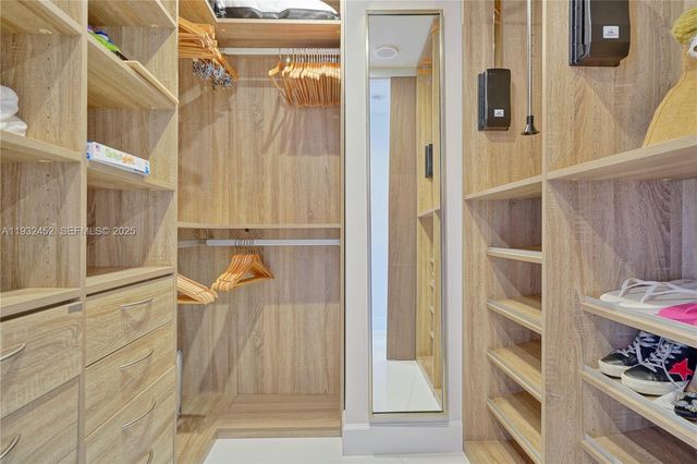 901 Brickell Key Blvd 2507, Miami, FL 33131