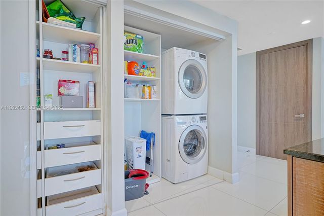 901 Brickell Key Blvd 2507, Miami, FL 33131