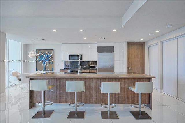 901 Brickell Key Blvd 2507, Miami, FL 33131