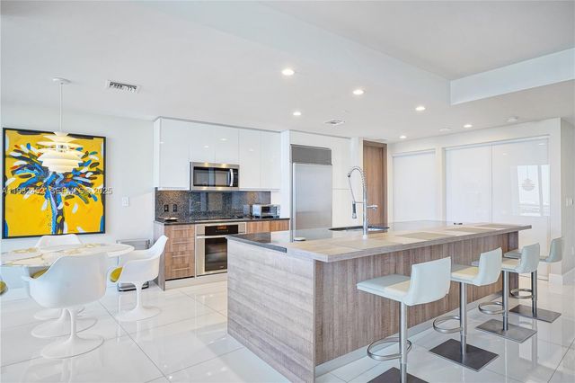 901 Brickell Key Blvd 2507, Miami, FL 33131