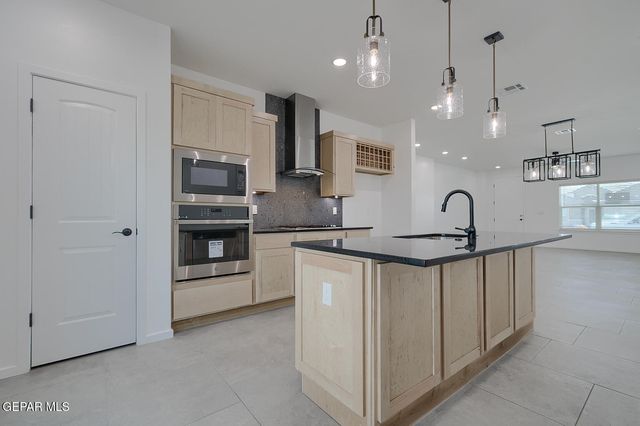 13805 Paseo Celeste Drive, Horizon City, TX 79928