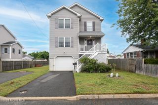 521 Columbia Avenue, Union Beach, NJ 07735