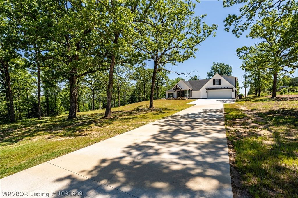 6020 Tower Circle 6020 Tower Circle