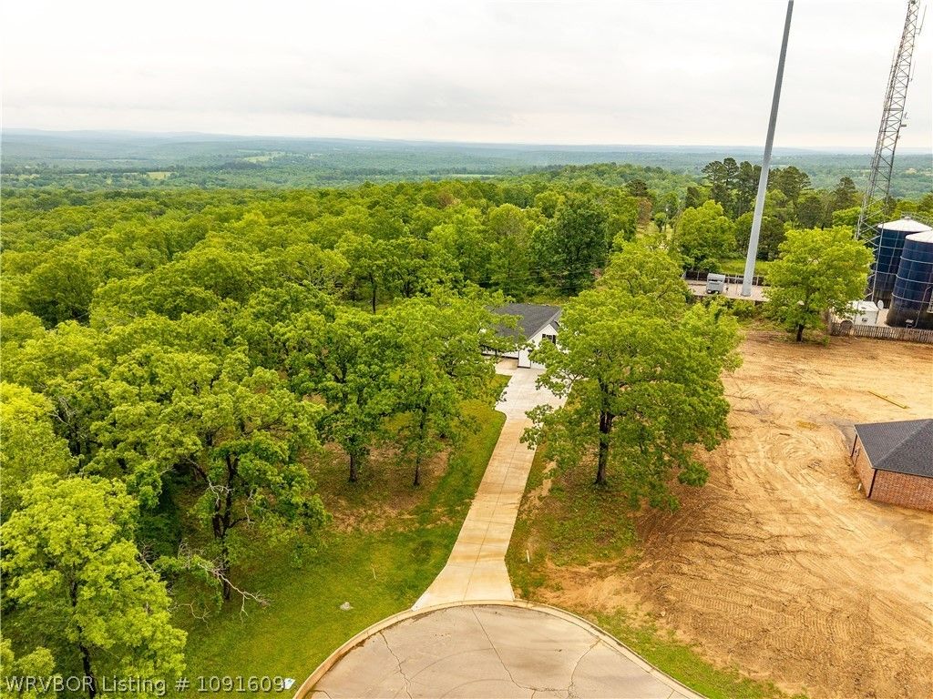 6020 Tower Circle 6020 Tower Circle