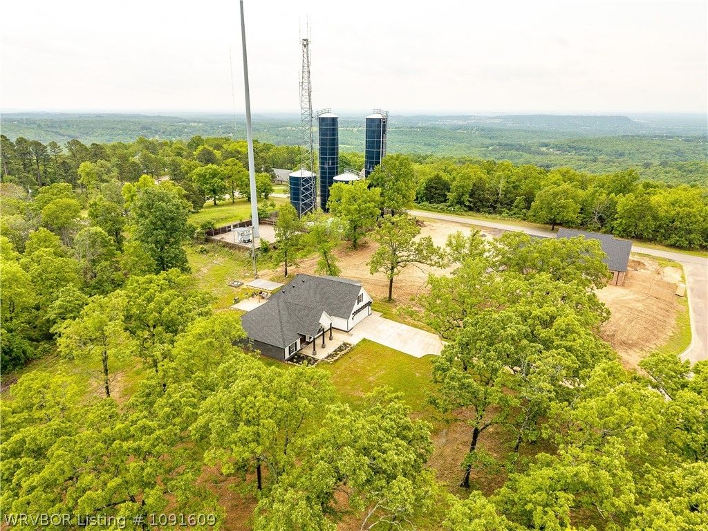 6020 Tower Circle 6020 Tower Circle