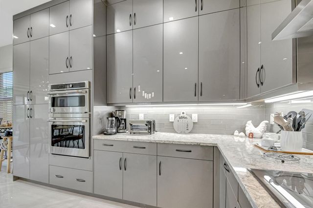 2848 Gin Berry Way, West Palm Beach, FL 33401