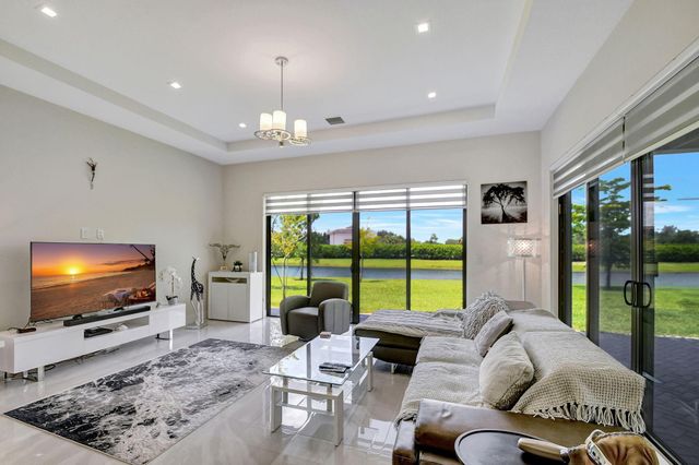 2848 Gin Berry Way, West Palm Beach, FL 33401