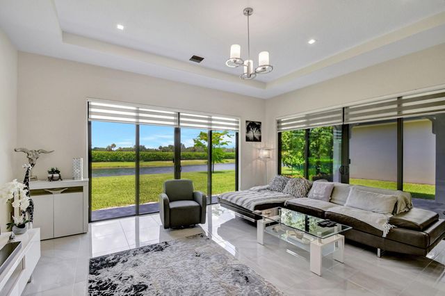 2848 Gin Berry Way, West Palm Beach, FL 33401