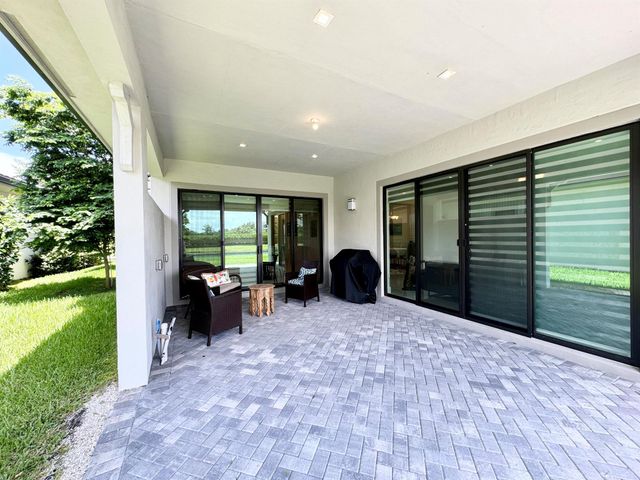 2848 Gin Berry Way, West Palm Beach, FL 33401