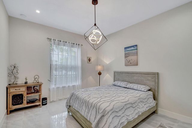 2848 Gin Berry Way, West Palm Beach, FL 33401