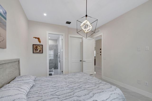 2848 Gin Berry Way, West Palm Beach, FL 33401